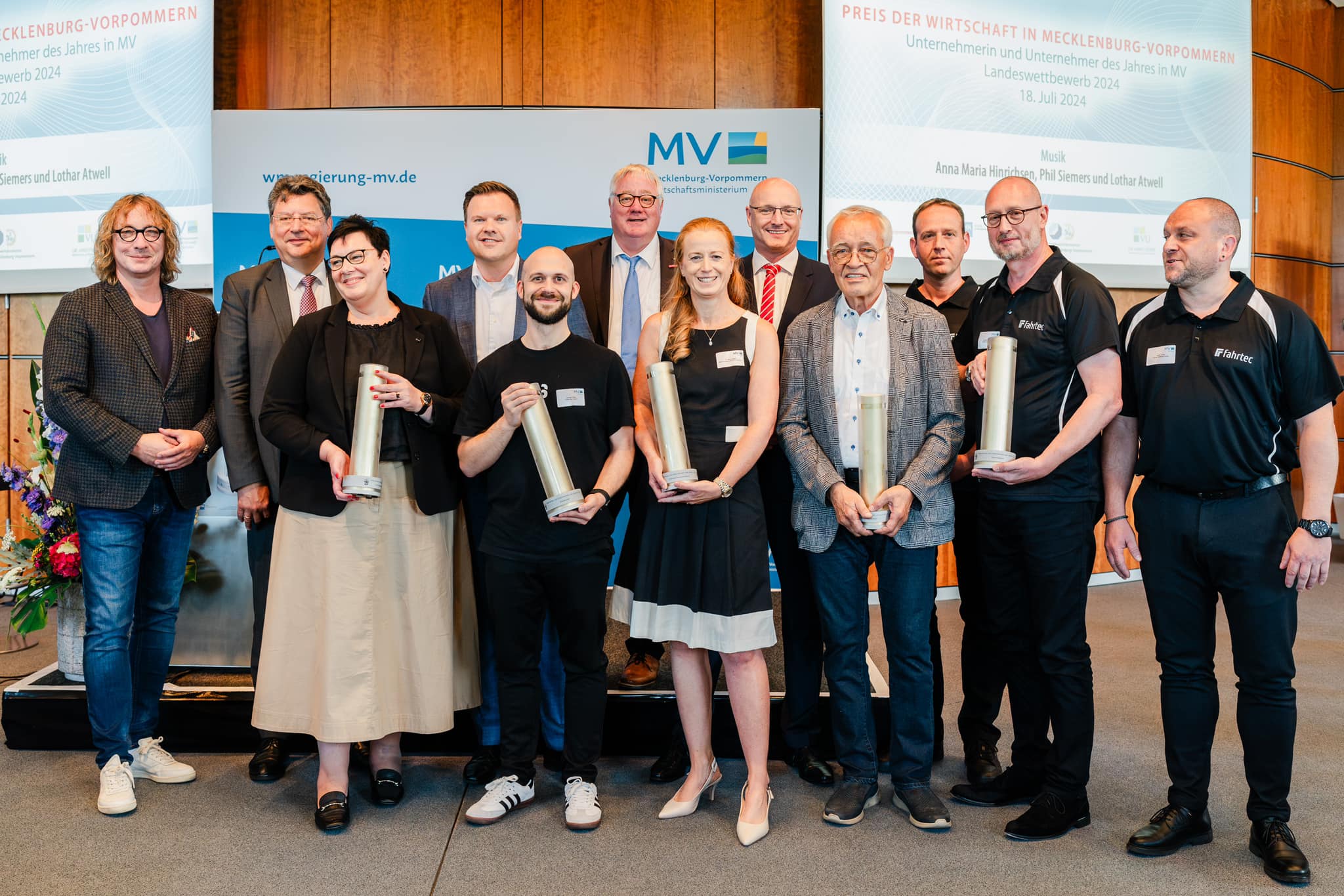 Trägern des Preises die „Unternehmer/Unternehmerin des Jahres in Mecklenburg-Vorpommern 2024“